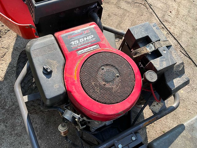 Husqvarna rider zitmaaier - functioneel - afbeelding 10 van  17