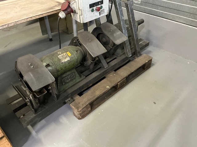 Huvema dubbele borstelschuurmachine (2x) - afbeelding 1 van  9
