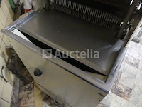 Huylaerts broodsnijmachine - afbeelding 8 van  11