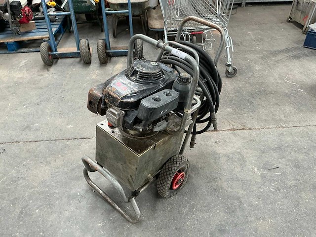 Hydraulisch aggregaat met benzine motor - afbeelding 1 van  7