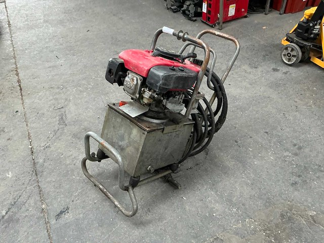 Hydraulisch aggregaat met benzine motor - afbeelding 1 van  8