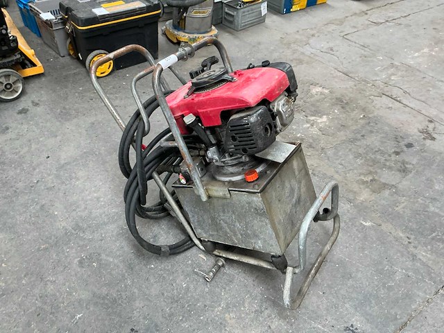 Hydraulisch aggregaat met benzine motor - afbeelding 3 van  8