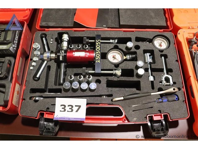 Hydraulisch ankertester - hilti - hydro-test 28 toebehoren - meters, aansluitstukken, gereedschap - afbeelding 1 van  3