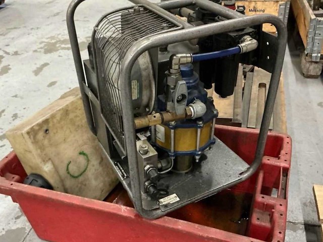 Hydraulisch geteste pomp 1700 bars - afbeelding 1 van  5