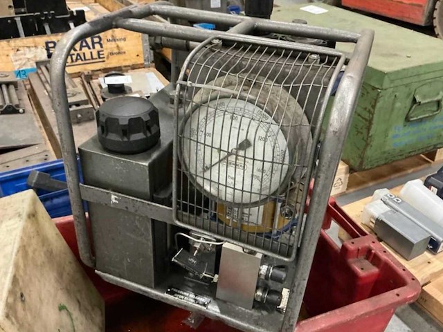 Hydraulisch geteste pomp 1700 bars - afbeelding 2 van  5