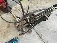 Hydraulisch onderdeel (2x) - afbeelding 2 van  2