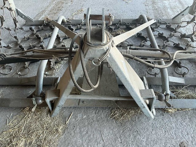 Hydraulisch opklapbare weidesleep met 3-puntsophanging - afbeelding 6 van  9