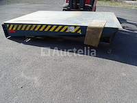 Hydraulisch platform voor laden - afbeelding 12 van  17