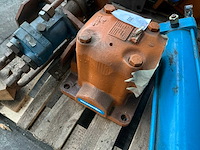 Hydraulisch pomp (3x) - afbeelding 4 van  7