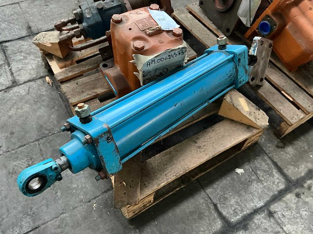 Hydraulisch pomp (3x) - afbeelding 5 van  7