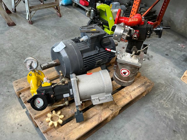 Hydraulisch pomp - afbeelding 1 van  2