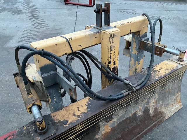 Hydraulisch schuifblad / nivelleerblad (3-punts ophanging) voorladers en accessoires - afbeelding 2 van  10