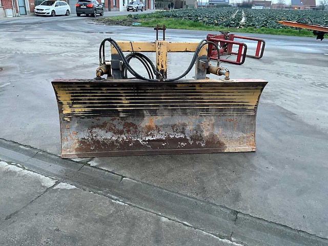 Hydraulisch schuifblad / nivelleerblad (3-punts ophanging) voorladers en accessoires - afbeelding 9 van  10