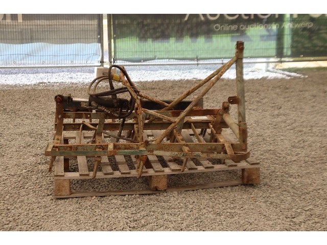 Hydraulisch verstelbare rijenschoffel (marge) - afbeelding 1 van  1