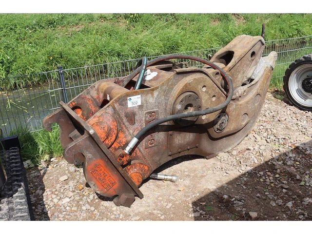 Hydraulische betonschaar npk g-18as - afbeelding 1 van  1