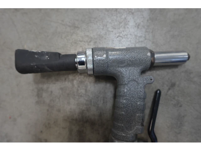 Hydraulische blindklinktang - afbeelding 2 van  2