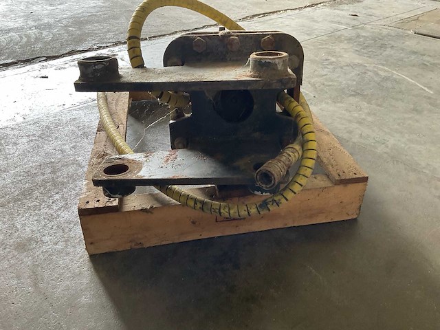 Hydraulische breekhamer voor graafmachine 4/6 ton - afbeelding 5 van  5