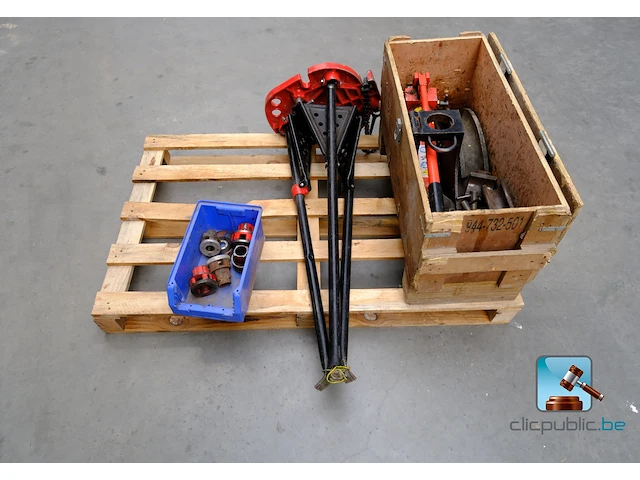 Hydraulische buigmachine met klem en toebehoren - afbeelding 1 van  11