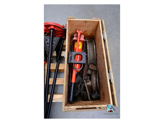 Hydraulische buigmachine met klem en toebehoren - afbeelding 4 van  11