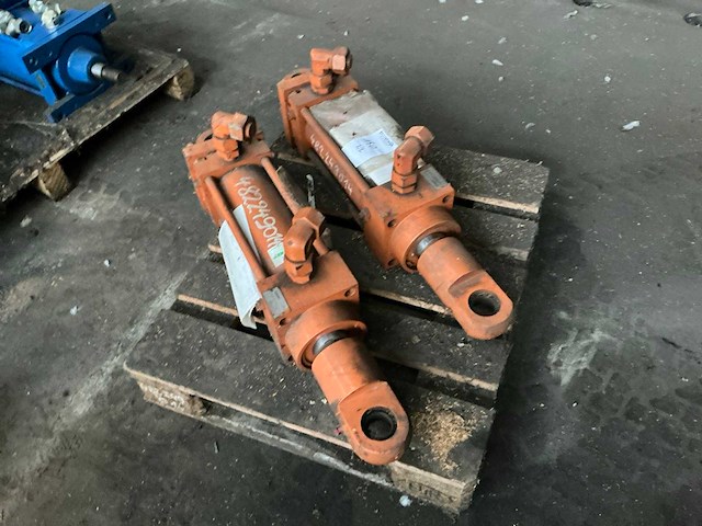 Hydraulische cilinders (5x) - afbeelding 2 van  3