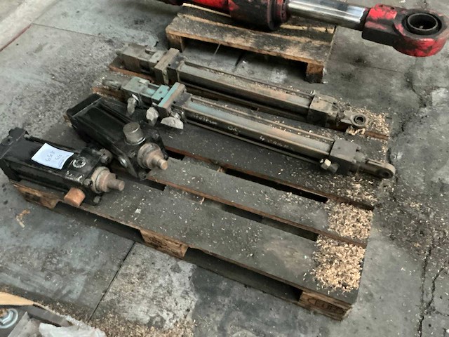 Hydraulische cilinders (5x) - afbeelding 3 van  5