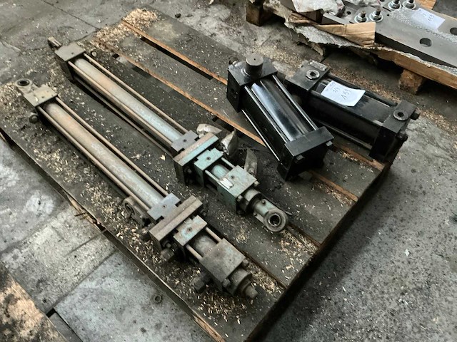 Hydraulische cilinders (5x) - afbeelding 4 van  5