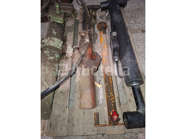 Hydraulische cilinders + valve - afbeelding 1 van  2