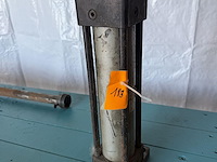 Hydraulische cylinder - afbeelding 1 van  1