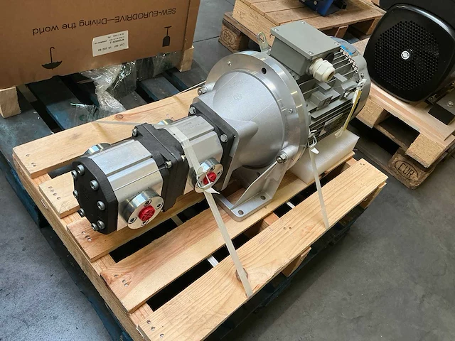 Hydraulische dubbele tandwielpomp - afbeelding 5 van  12