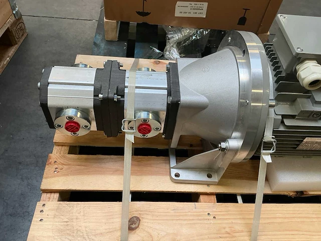 Hydraulische dubbele tandwielpomp - afbeelding 9 van  12