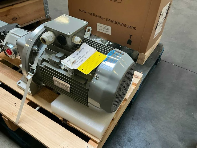 Hydraulische dubbele tandwielpomp - afbeelding 10 van  12