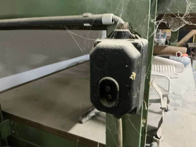 Hydraulische fineerpers - afbeelding 2 van  3