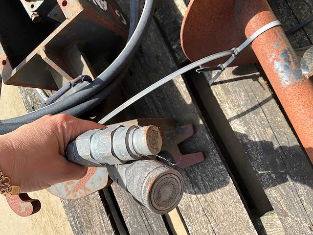 Hydraulische grondboor cw05 - voor minigraver/kraan – incl. boorspiraal - afbeelding 4 van  7