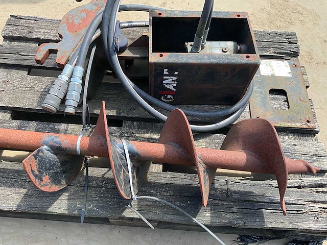 Hydraulische grondboor cw05 - voor minigraver/kraan – incl. boorspiraal - afbeelding 5 van  7