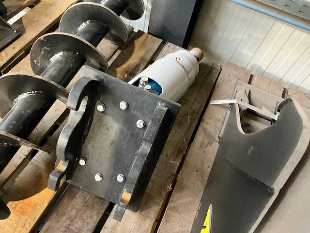 Hydraulische grondboor - afbeelding 2 van  5