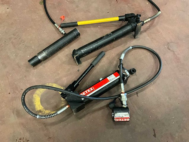 Hydraulische handpomp (2x) - afbeelding 1 van  6