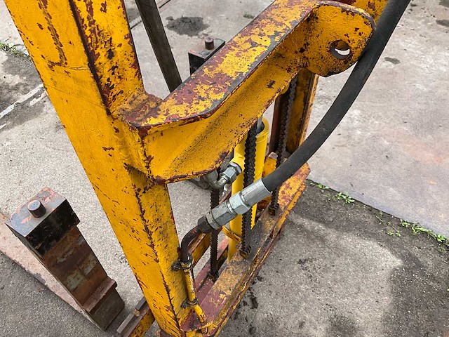 Hydraulische hefmast / palletheffer voor heftruck of landbouwtoepassing - afbeelding 3 van  4
