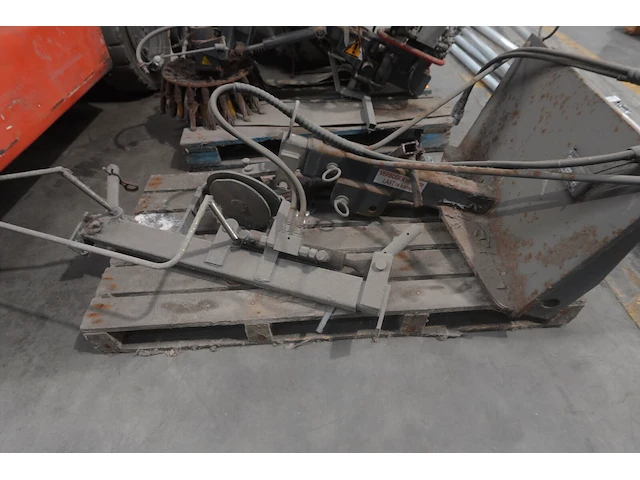 Hydraulische klembevestiging locatie a9 - afbeelding 2 van  4