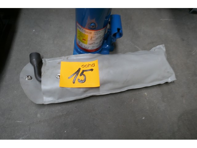Hydraulische krik + dopsleutels - afbeelding 2 van  3