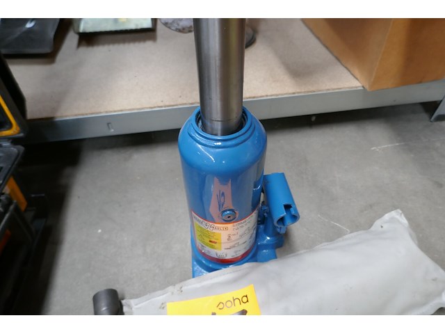 Hydraulische krik + dopsleutels - afbeelding 3 van  3