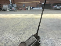 Hydraulische krik - afbeelding 1 van  3