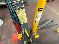 Hydraulische motorkraan (motorhijskraan) op wielen - afbeelding 2 van  2