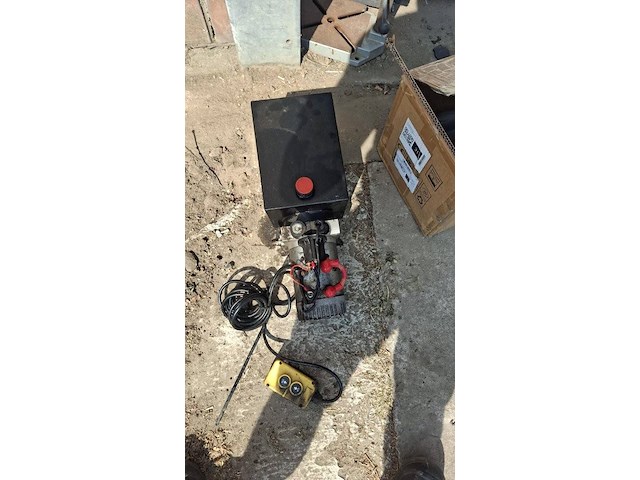 Hydraulische pomp elektrisch 12v - afbeelding 1 van  1