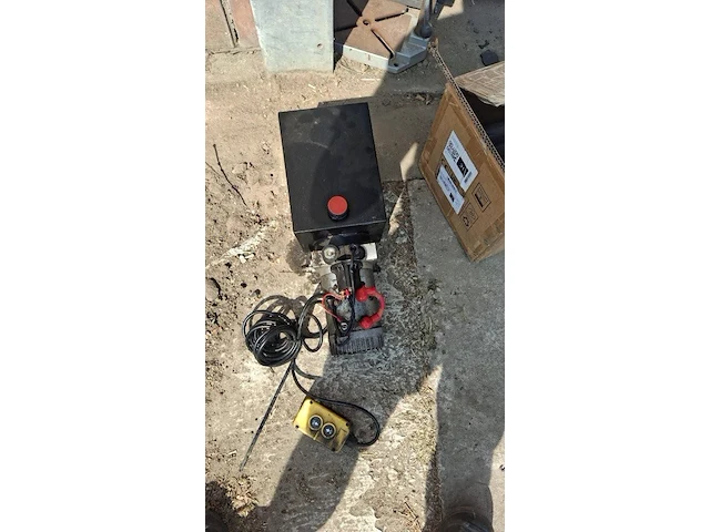 Hydraulische pomp elektrisch 12v - afbeelding 1 van  1