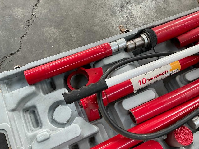 Hydraulische richt- en uitdeukset - afbeelding 2 van  6