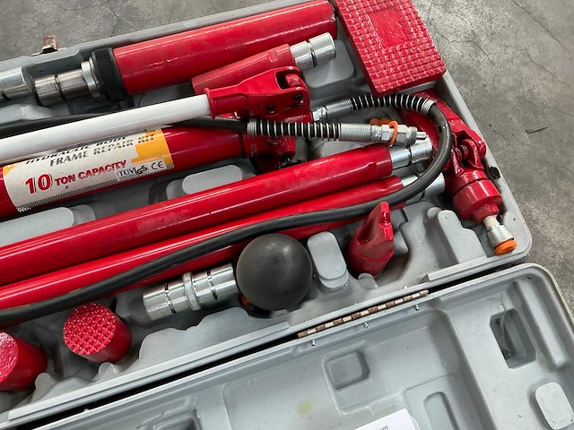 Hydraulische richt- en uitdeukset - afbeelding 3 van  6