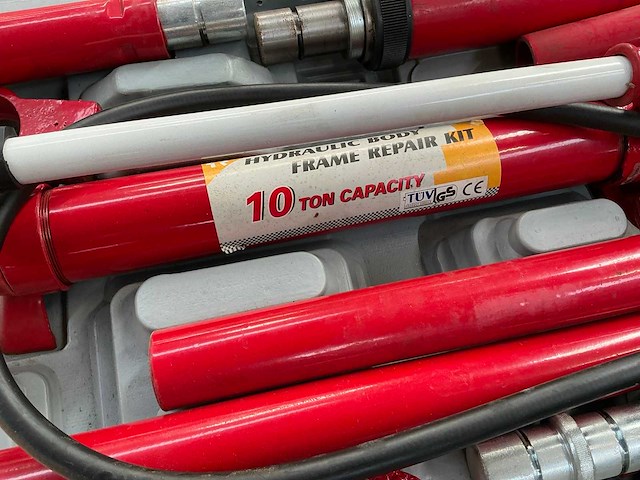 Hydraulische richt- en uitdeukset - afbeelding 5 van  6