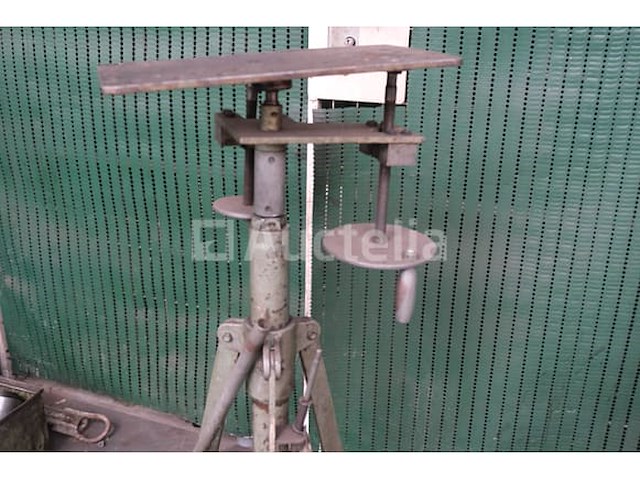 Hydraulische standaard voor de motor - afbeelding 2 van  6