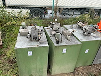 Hydraulische tank (4x) met inhout hydrauliek olie - afbeelding 3 van  4