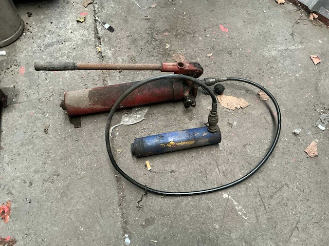 Hydraulische uitdeukpomp - afbeelding 2 van  4